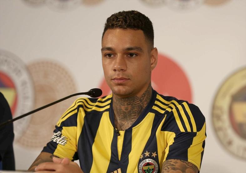 İşte Fenerbahçe formalı van der Wiel