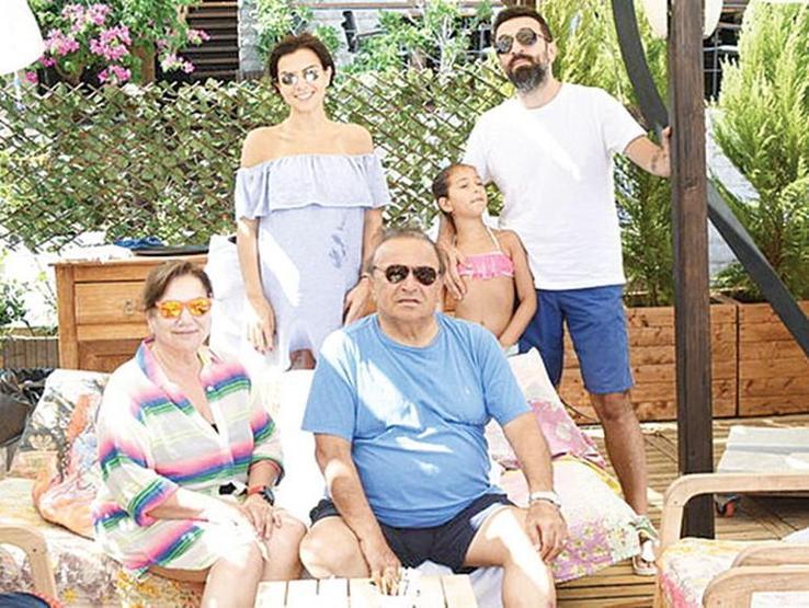 Eda Aşık, Yasin Erdoğan ile nişanlandı