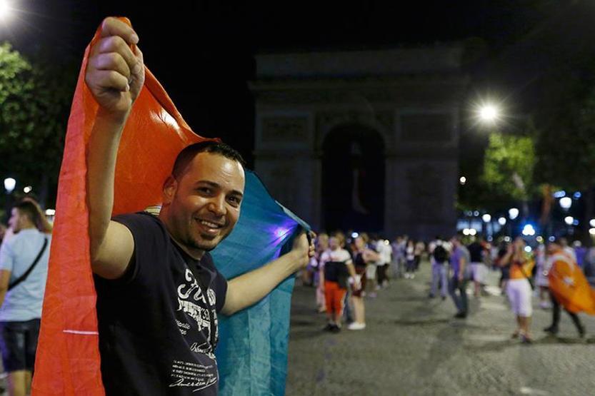 Portekiz taraftarları Parisi inletti