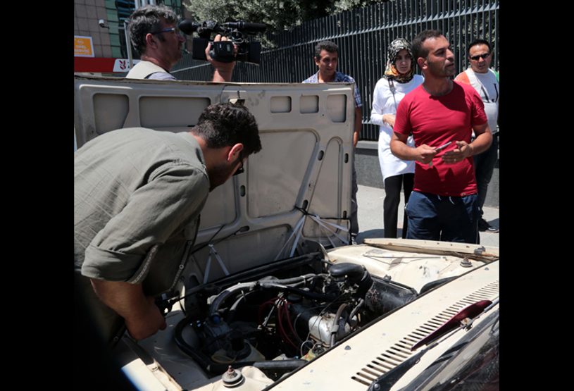 Üzerinde bomba yazan araç paniği