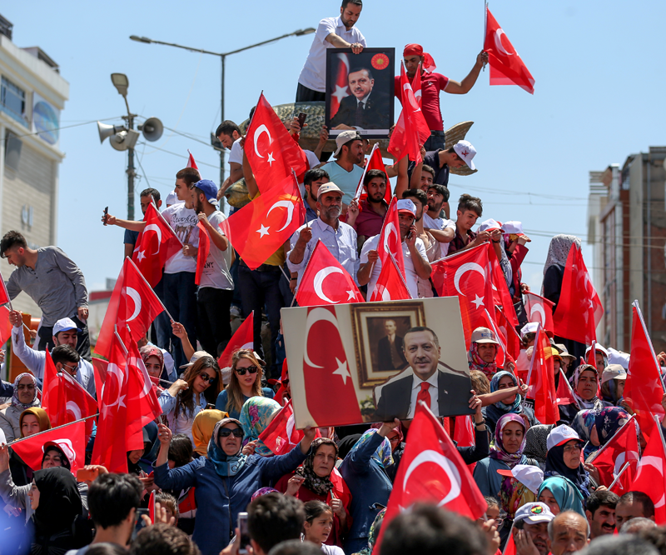 Tüm Türkiye sokakta