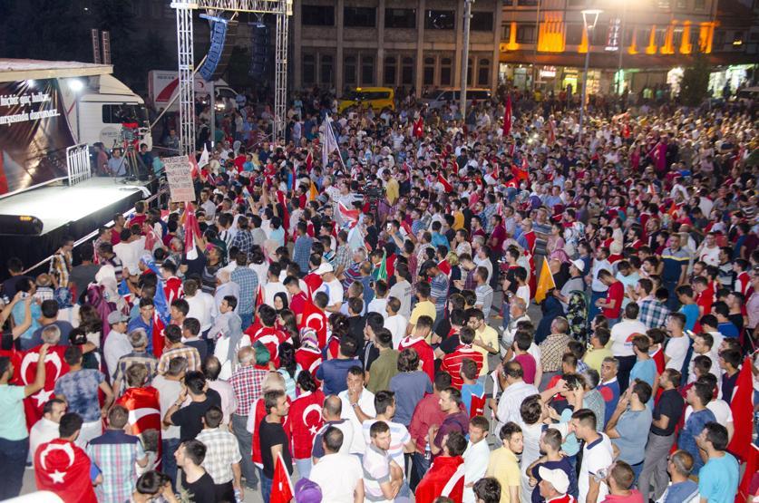 Tüm Türkiye sokakta