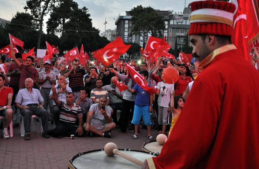Tüm Türkiye sokakta
