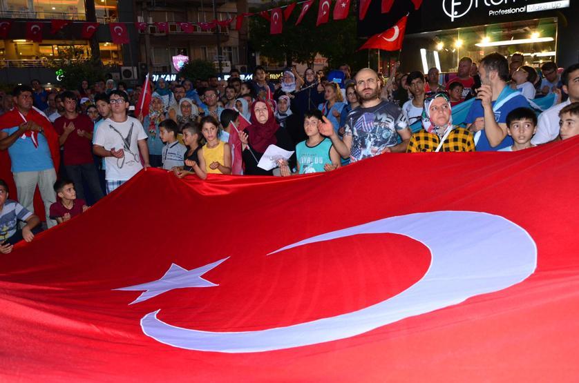 Tüm Türkiye sokakta