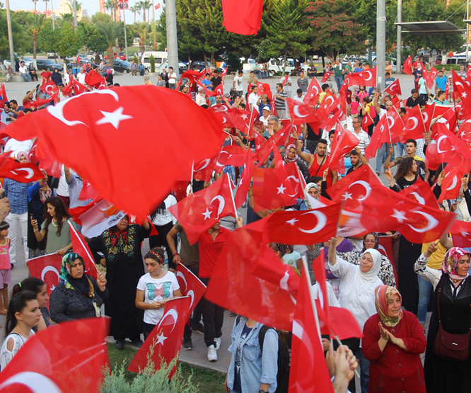 Tüm Türkiye sokakta