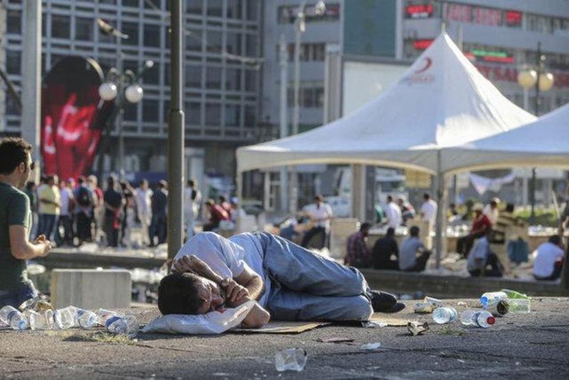 Darbe girişimi sonrası Türkiye sokaklara döküldü