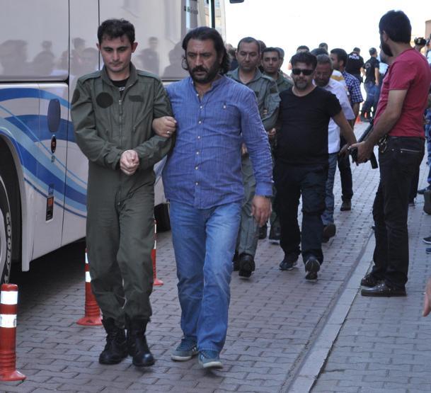 8 nakliye uçağını izinsiz uçuran 39 asker gözaltında