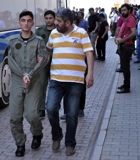 8 nakliye uçağını izinsiz uçuran 39 asker gözaltında