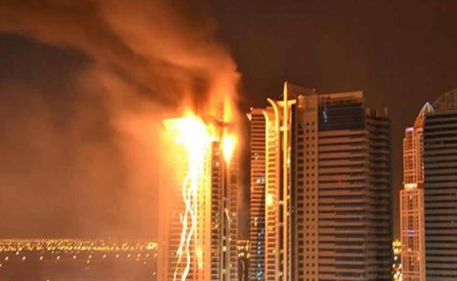 Dubaide 75 katlı gökdelende yangın