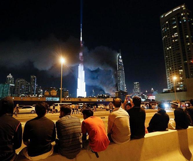 Dubaide 75 katlı gökdelende yangın