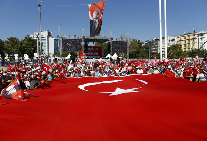 Taksim kırmızı-beyaz