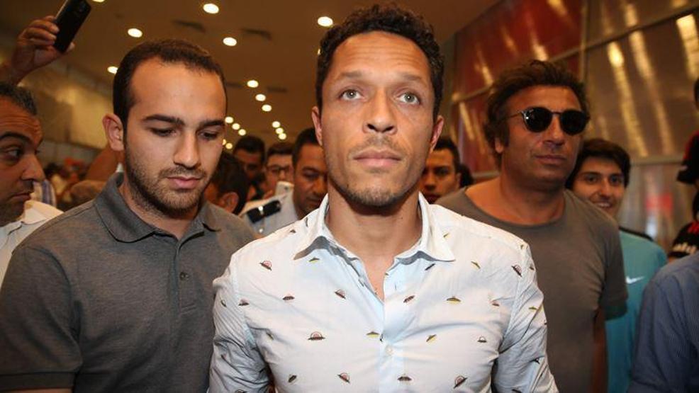 Adriano Correia neden imza atmıyor İşte iki iddia