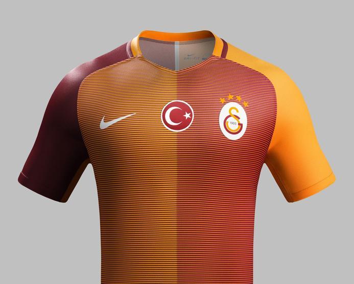 Galatasaray yeni sezon formalarını tanıttı
