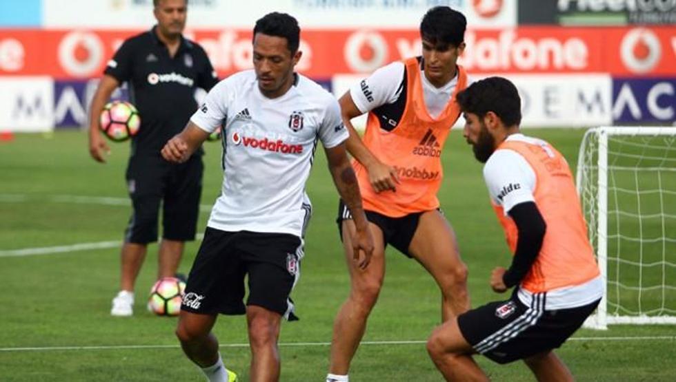 Adriano çıktı meydane