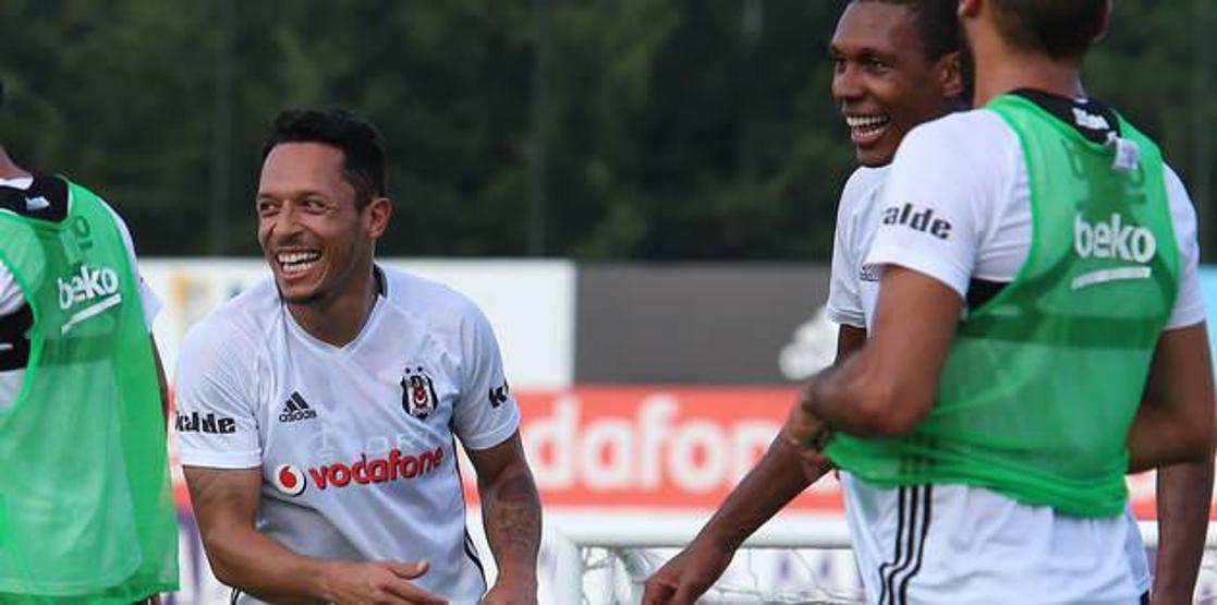 Adriano çıktı meydane