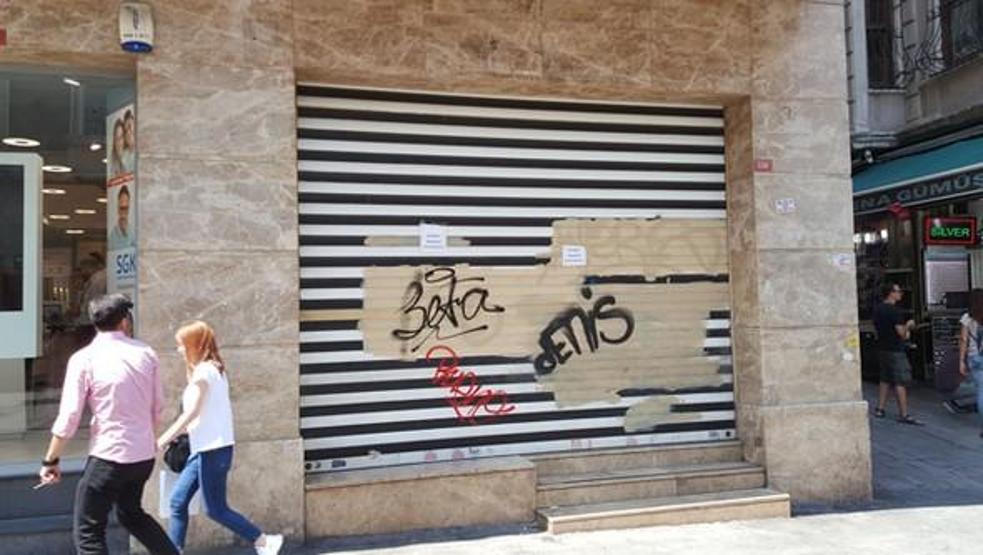 Beyoğlunda neler oluyor Mağazalar tek tek kapanıyor