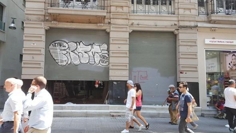 Beyoğlunda neler oluyor Mağazalar tek tek kapanıyor