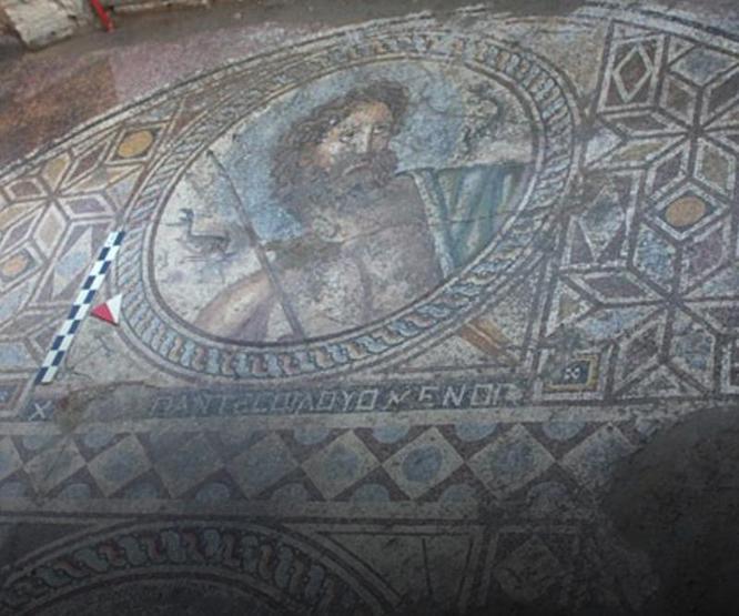 Adanada Poseidon tasvirli mozaik bulundu