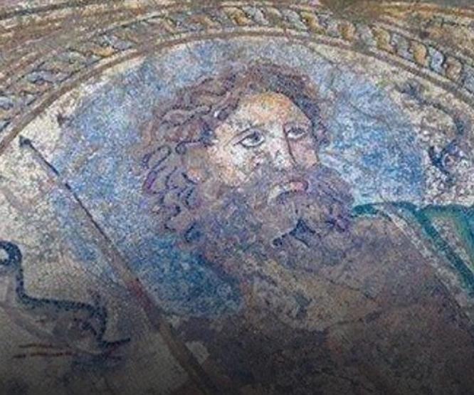 Adanada Poseidon tasvirli mozaik bulundu