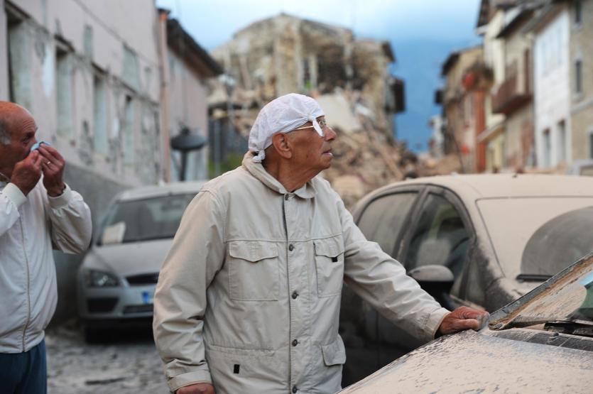 İtalyadaki depremden ilk kareler