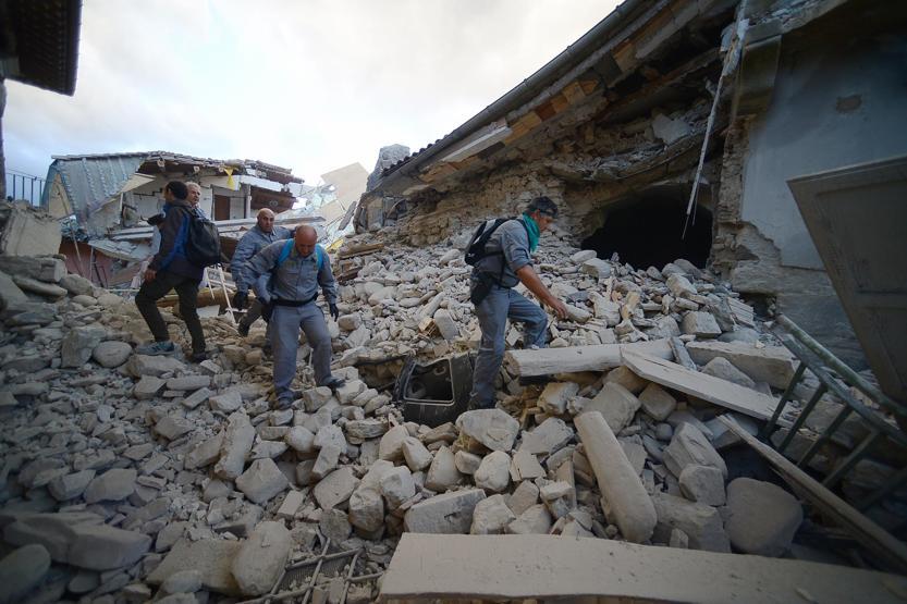 İtalyadaki depremden ilk kareler