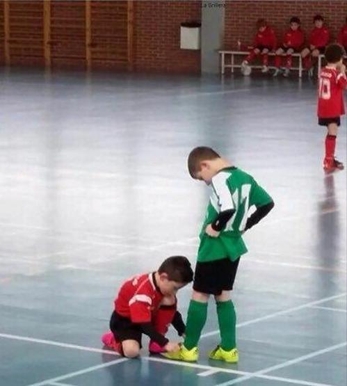 Futbol oynayan çocuklardan büyüklere unutulmaz 5 ders