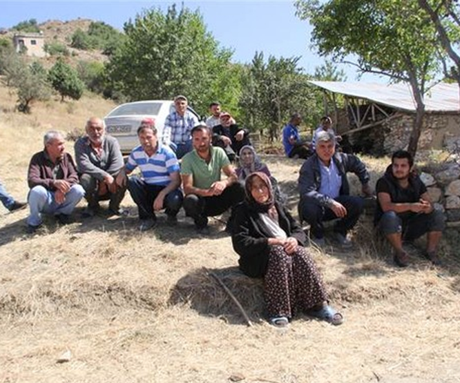 Yer yarıldı evler boşaltıldı