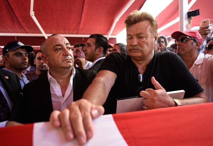 Tarık Akana son veda