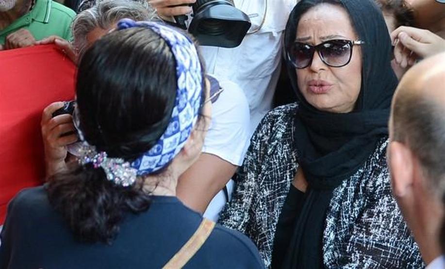 Tarık Akanın cenaze törenine binlerce kişi katıldı