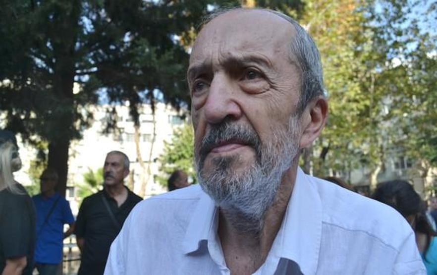 Tarık Akanın cenaze törenine binlerce kişi katıldı