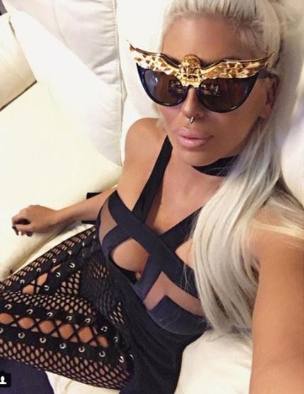 Jelena Karleusanın makyajsız hal tepkisi