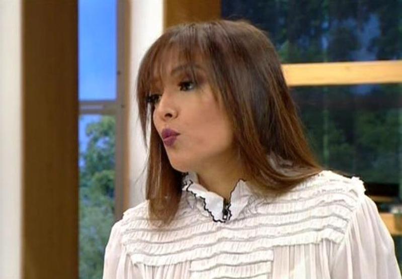 Demet Akalın: Saçımın önünde doğumdan sonra dökülme oldu