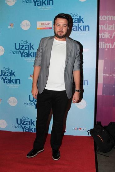 Çok Uzak Fazla Yakının galası yapıldı
