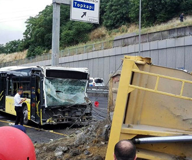 İstanbulda metrobüs kazaları