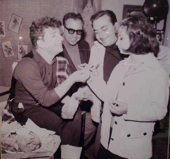 Zeki Müren: Ben değil Liberace beni taklit ediyor
