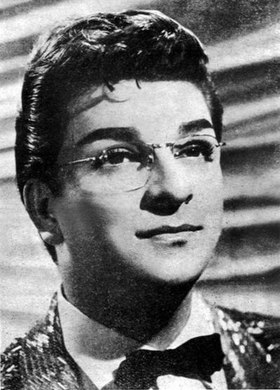 Zeki Müren: Ben değil Liberace beni taklit ediyor