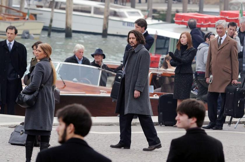 Johnny Deep ile Angelina Jolie aşk mı yaşıyor