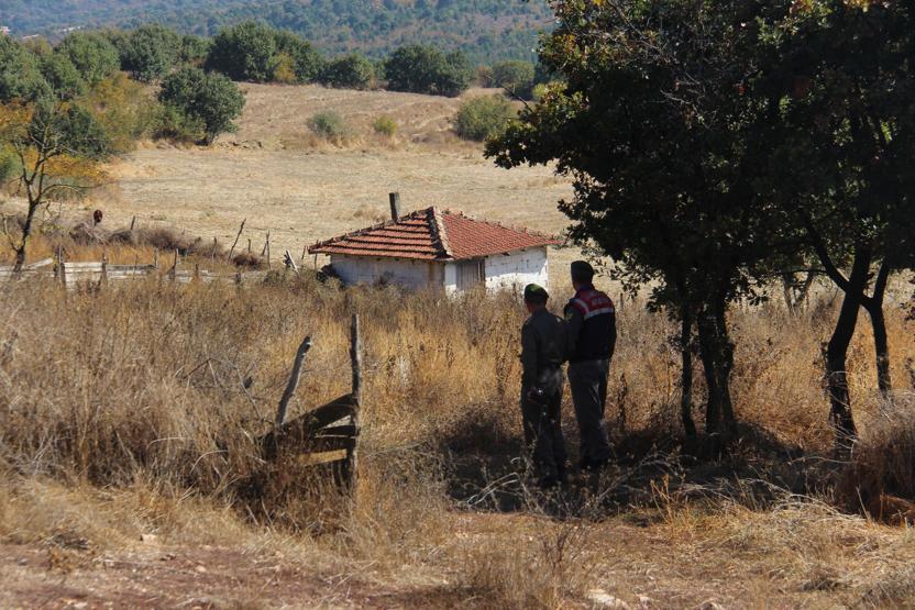 Adil Öksüz bu evde mi kaldı