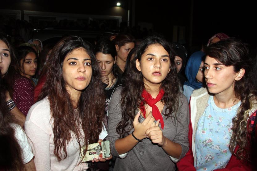 Kız yurdunda kız kaçırma protestosu
