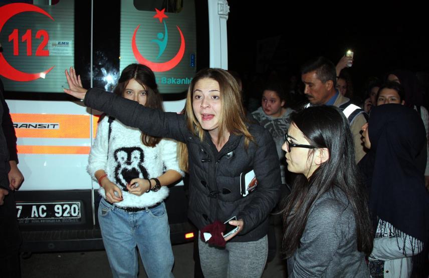Kız yurdunda kız kaçırma protestosu