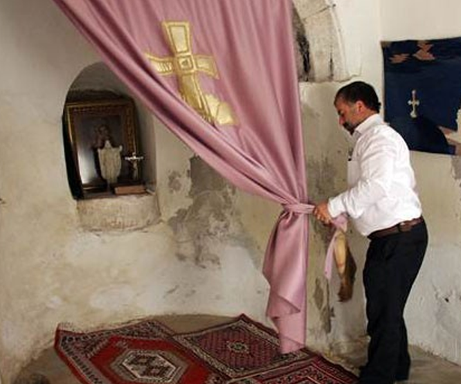 Tarihi kilise imama emanet