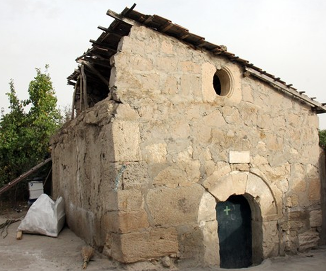 Tarihi kilise imama emanet