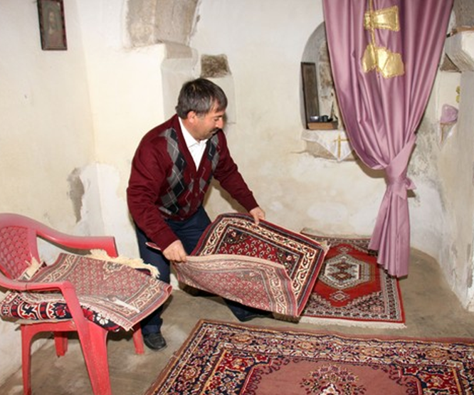 Tarihi kilise imama emanet