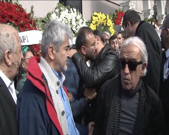 Arif Sağın eşi Yıldız Sağ son yolculuğuna uğurlandı