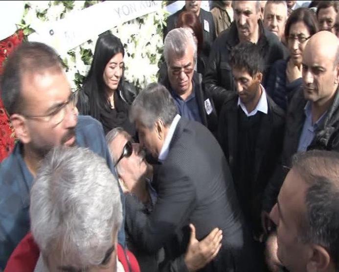 Arif Sağın eşi Yıldız Sağ son yolculuğuna uğurlandı