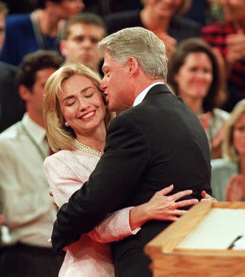 Yıllar rolleri değiştirdi: Bill ve Hillary Clintonun uzun yolculuğu