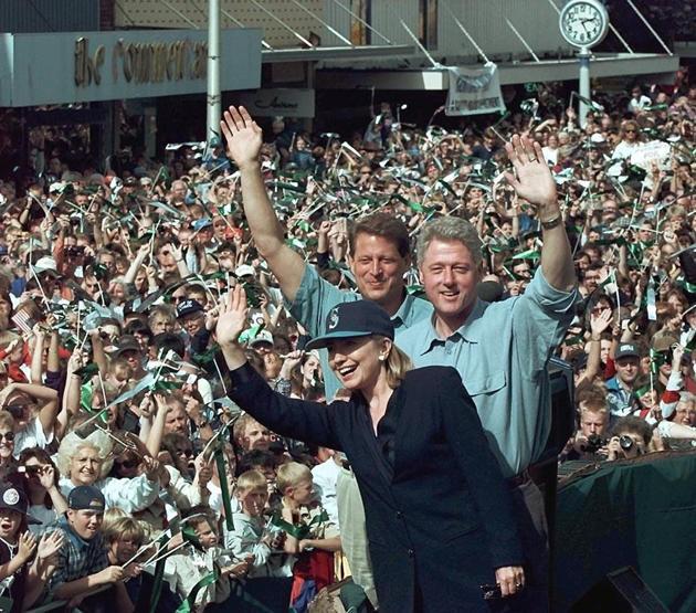 Yıllar rolleri değiştirdi: Bill ve Hillary Clintonun uzun yolculuğu