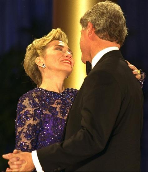 Yıllar rolleri değiştirdi: Bill ve Hillary Clintonun uzun yolculuğu