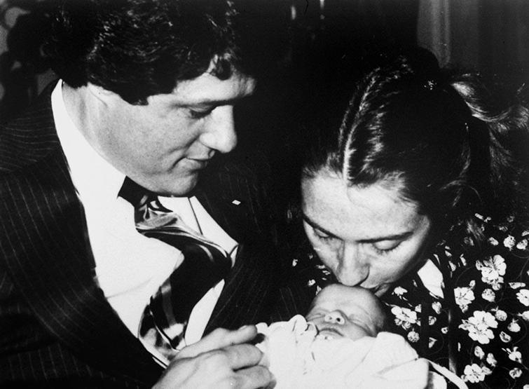 Yıllar rolleri değiştirdi: Bill ve Hillary Clintonun uzun yolculuğu