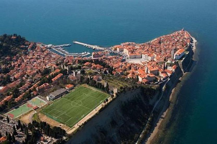 Dünyanın en ilginç stadyumları